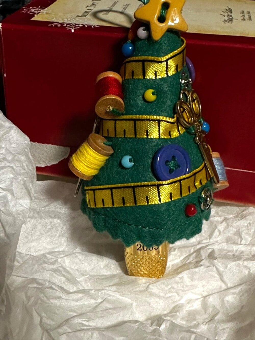 Hallmark Keepsake Christmas Ornament Trim a Tiny Tree Sewing Quilter Thimble